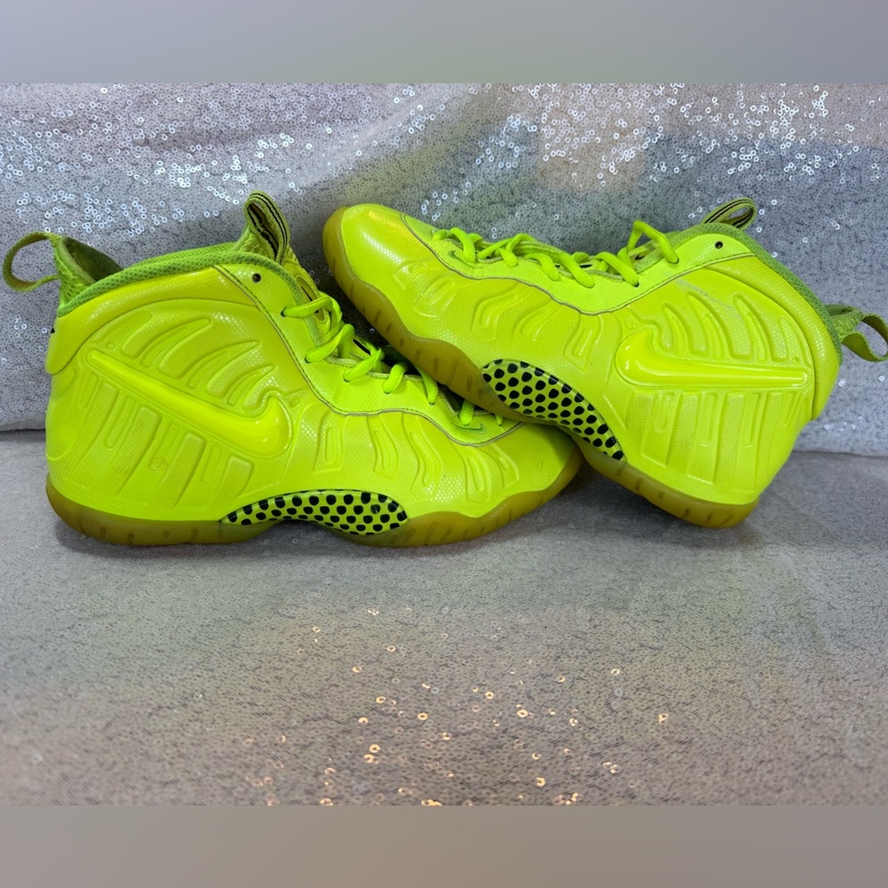 Nike Kids Foamposite One GS Volt Size 6.5Y